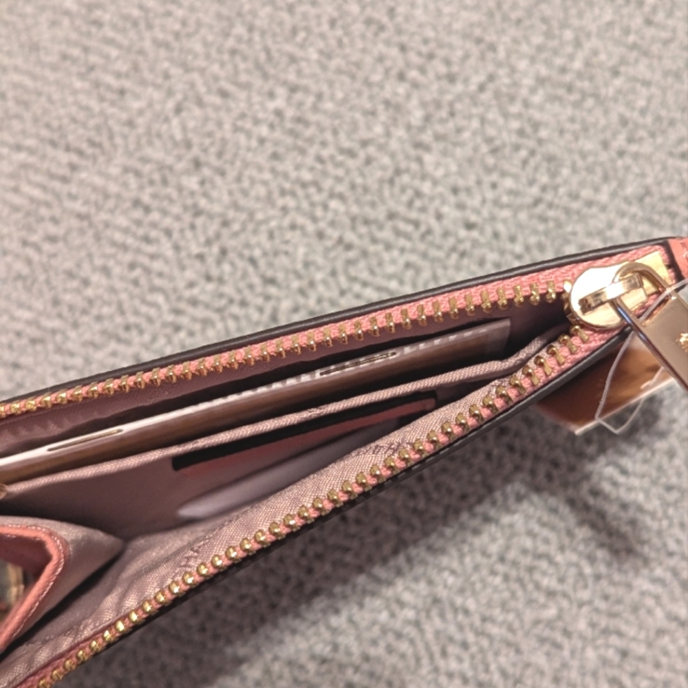 Michael Kors Pink Wallet - Picture 4 of 7
